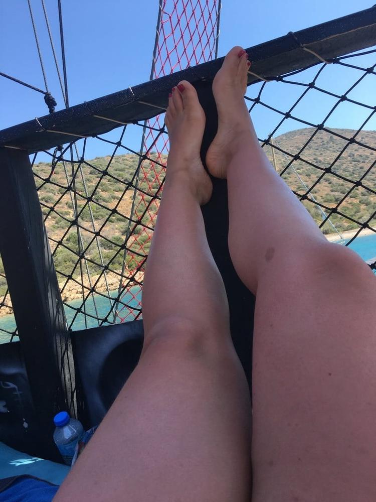 10P sexy turkish women's feet 4