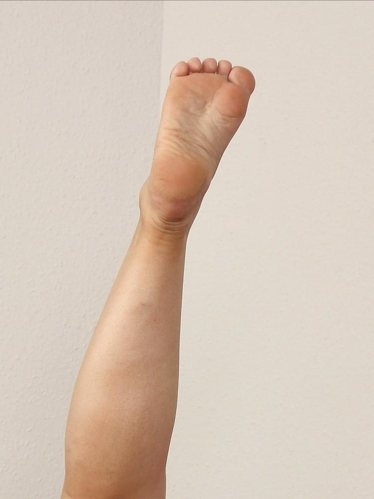 25P Mature feet 2