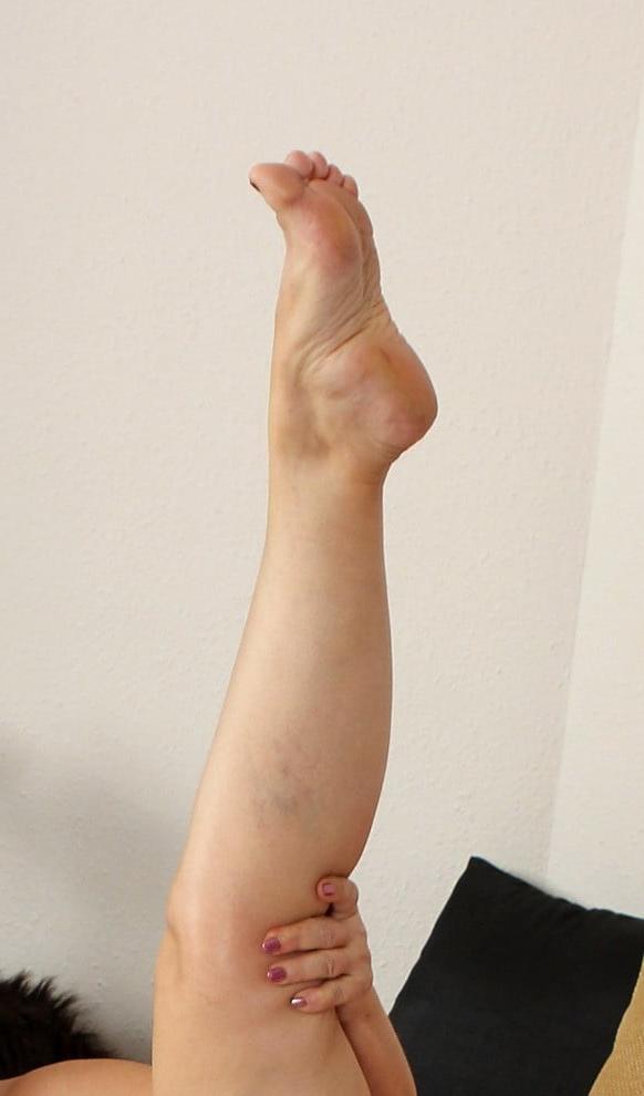 25P Mature feet 2