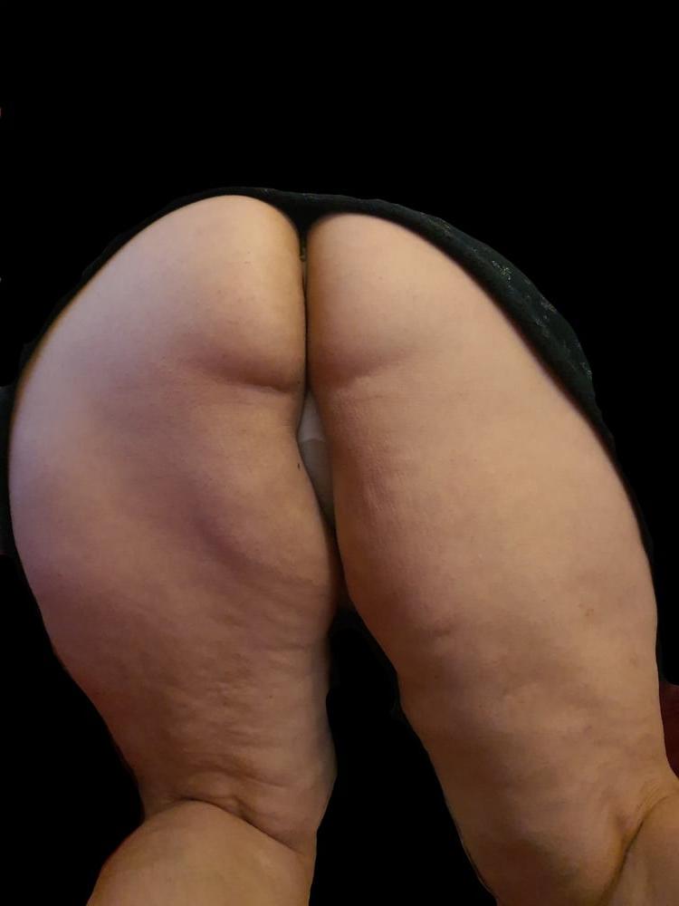 10P Elena chubby ass