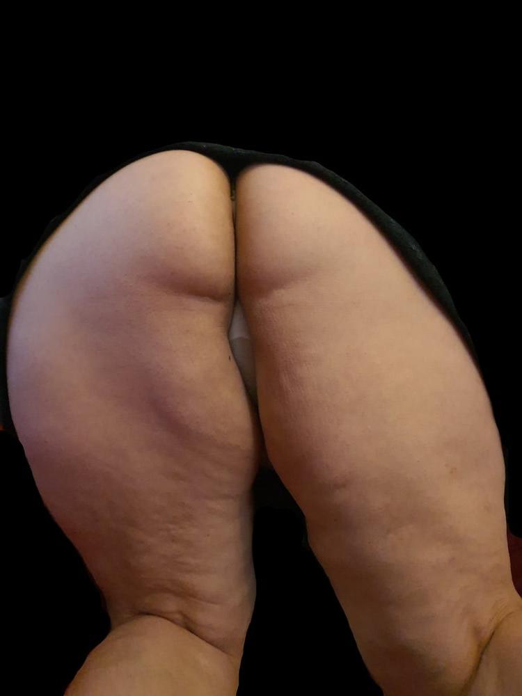 10P Elena chubby ass