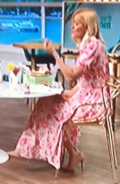 25P Feet and Heel Fetish- Holly Willoughby