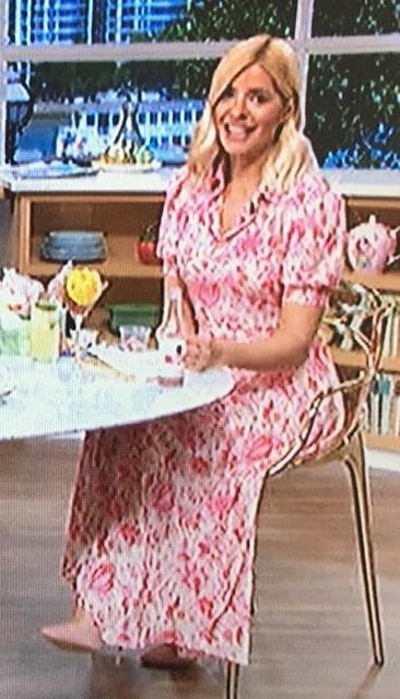 25P Feet and Heel Fetish- Holly Willoughby