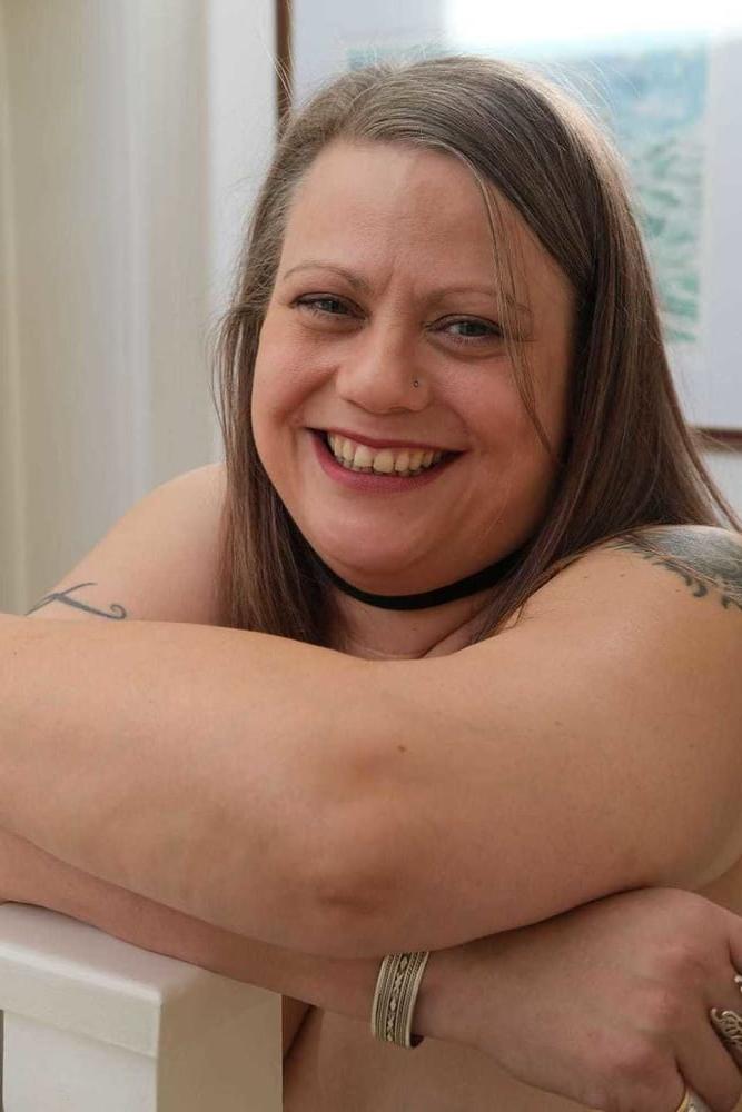 17P Nikki, sexy UK Chunky MILF Slut