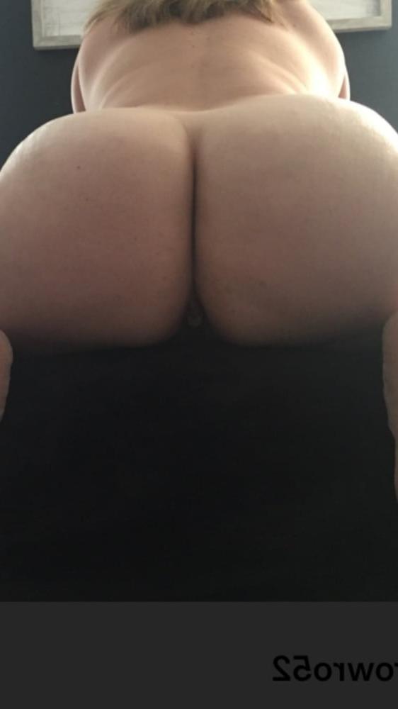 10P More of my ass and feet