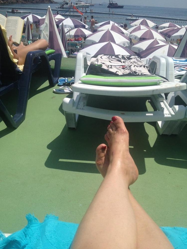 10P sexy turkish women's feet 1