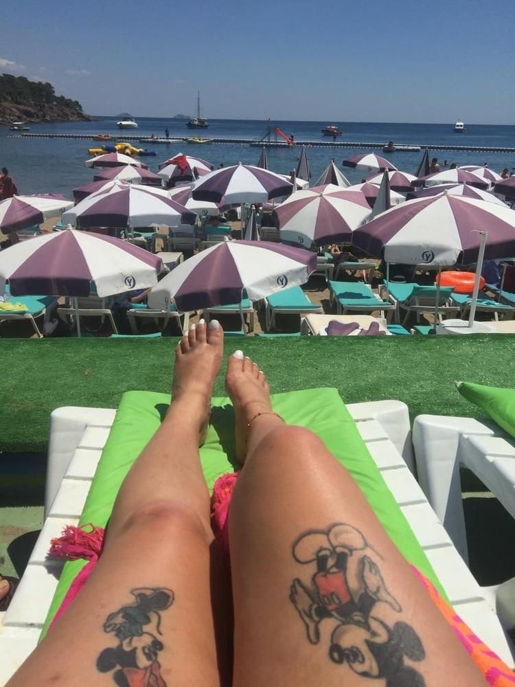 10P sexy turkish women's feet 1
