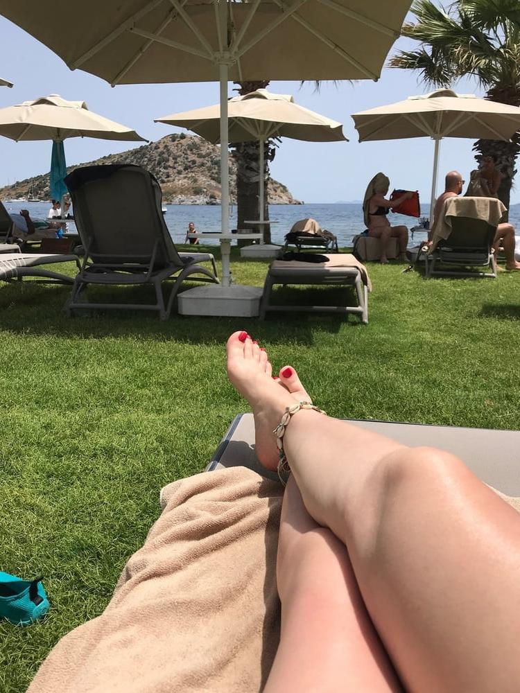 10P sexy turkish women's feet 1