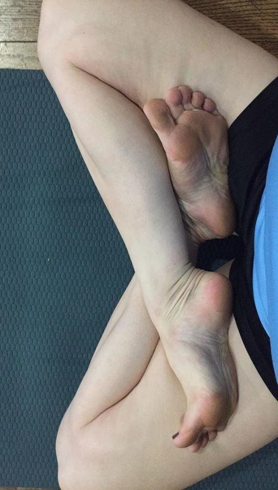 25P Feet Fucker