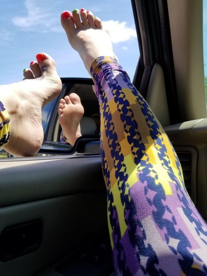 25P Feet Fucker