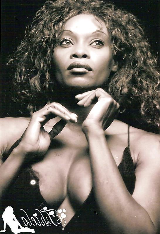 25P Black Queen Tshiela Oksanen