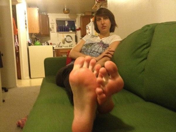 25P Colorado girl with BIG feet
