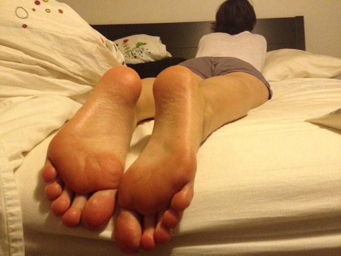 25P Colorado girl with BIG feet