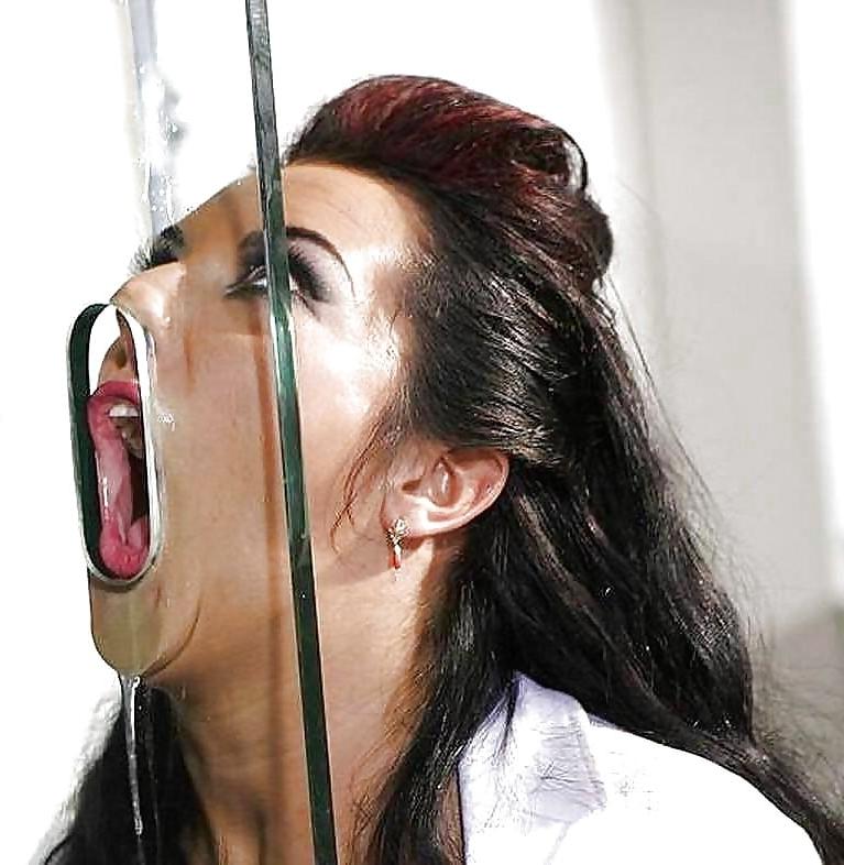 25P Gloryhole