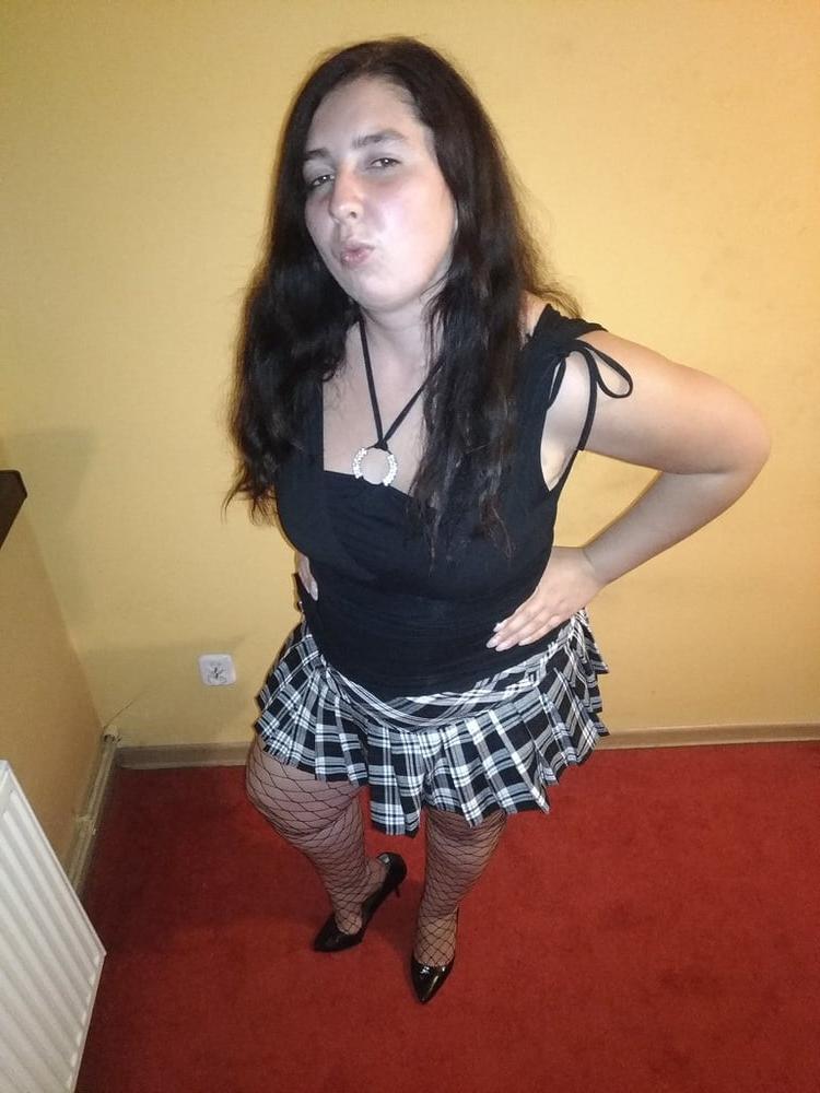25P Post punk chubby mature