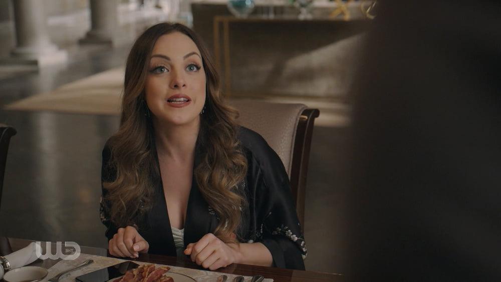 25P Elizabeth Gillies cute woman