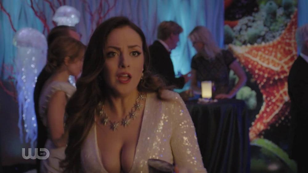 25P Elizabeth Gillies cute woman