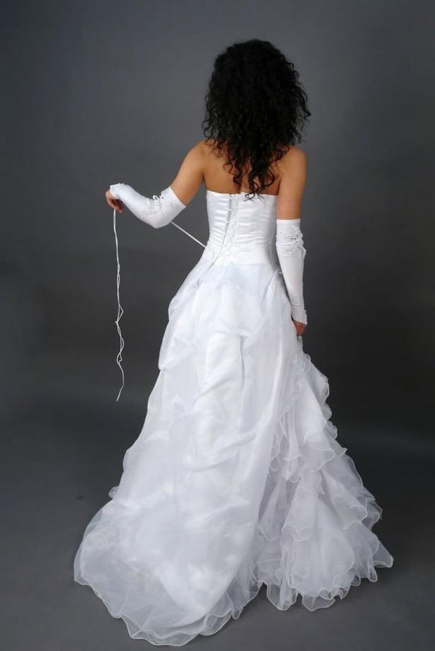 18P Bride Wearing Wedding Dress