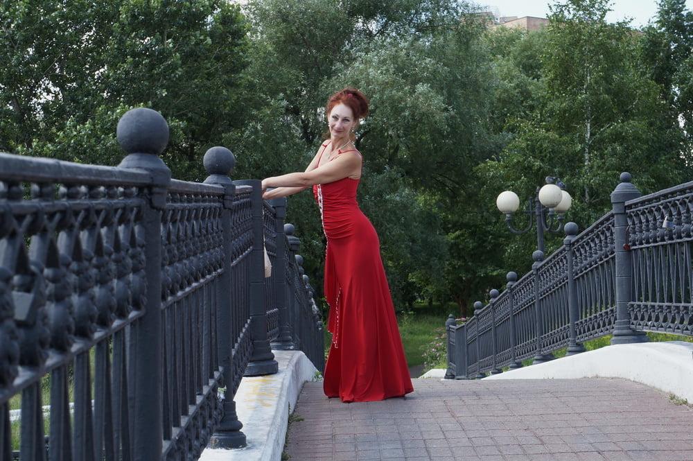 24P on Bride Bridge in Red Suite