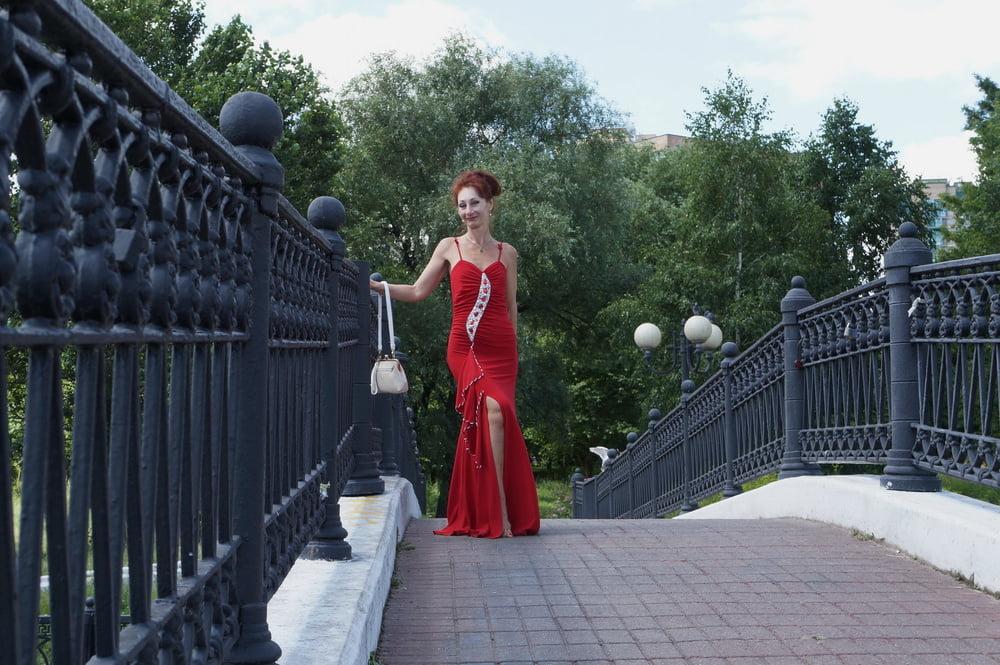 24P on Bride Bridge in Red Suite