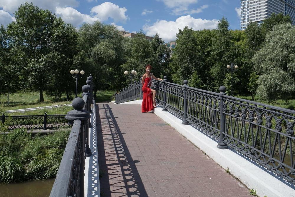 24P on Bride Bridge in Red Suite