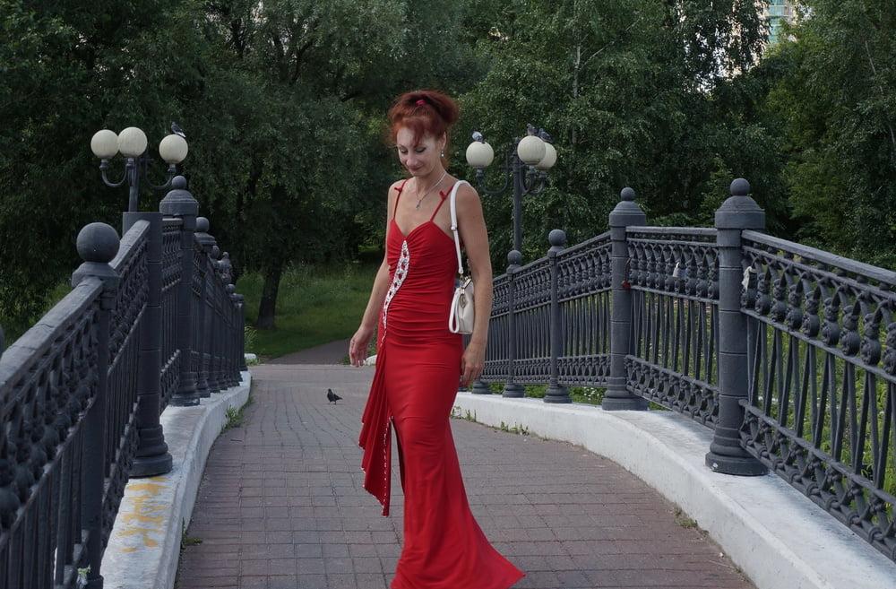 24P on Bride Bridge in Red Suite
