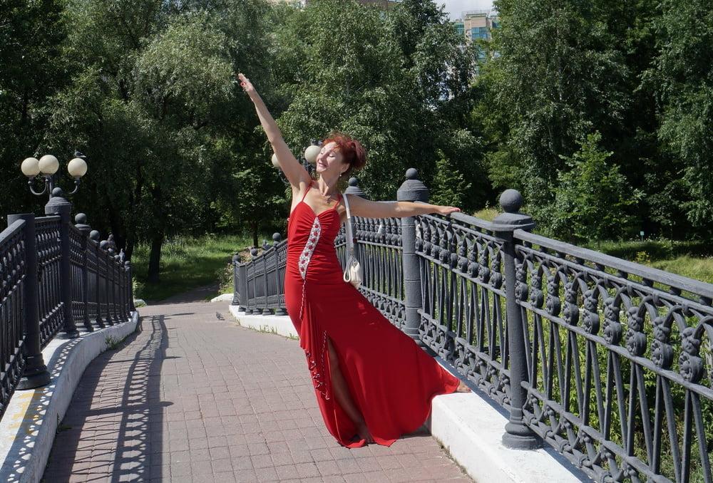 24P on Bride Bridge in Red Suite