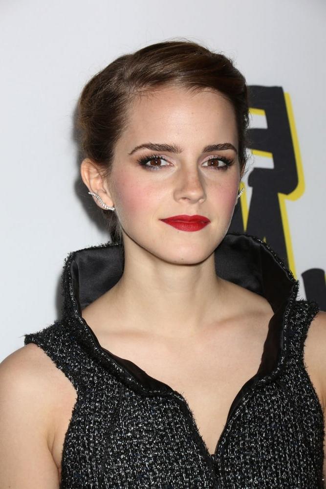 25P Cute and Sexy Emma - 2013
