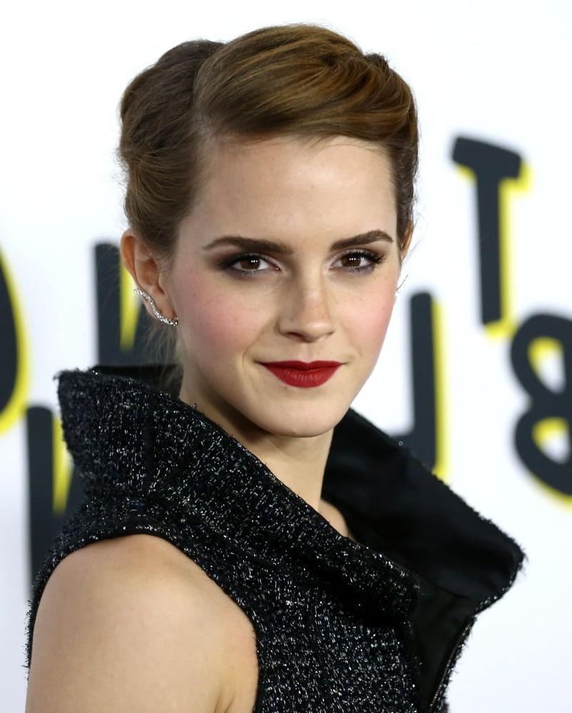 25P Cute and Sexy Emma - 2013