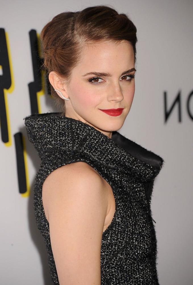 25P Cute and Sexy Emma - 2013