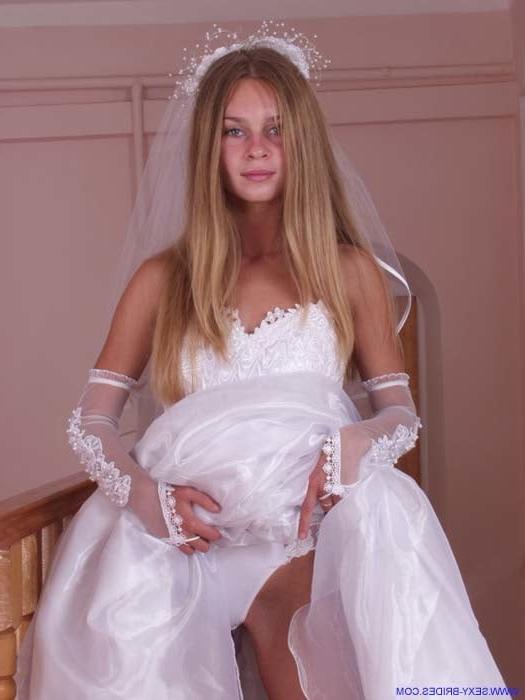 25P Sexy Bride Wearing White Dress