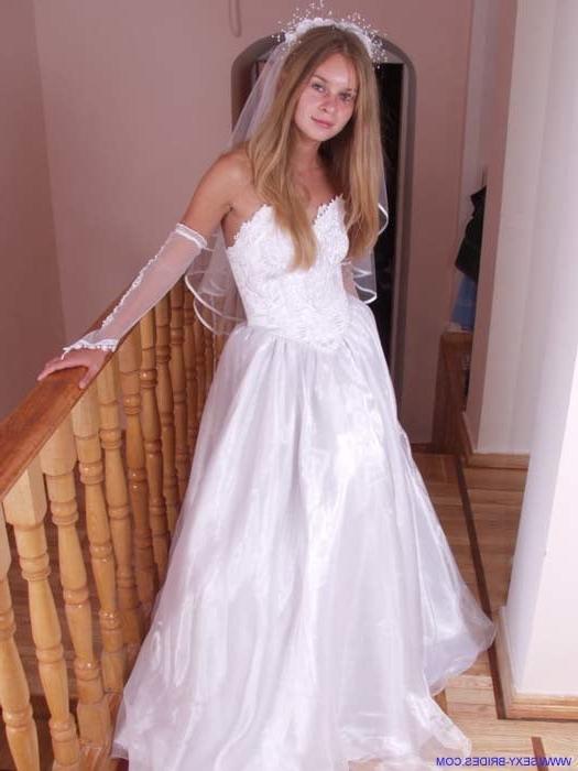 25P Sexy Bride Wearing White Dress