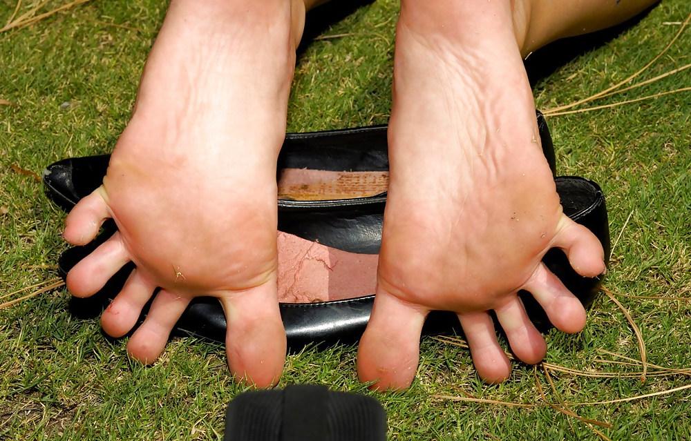 20P I love female feet 5