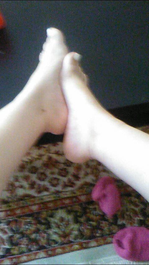 25P Joan's Feet