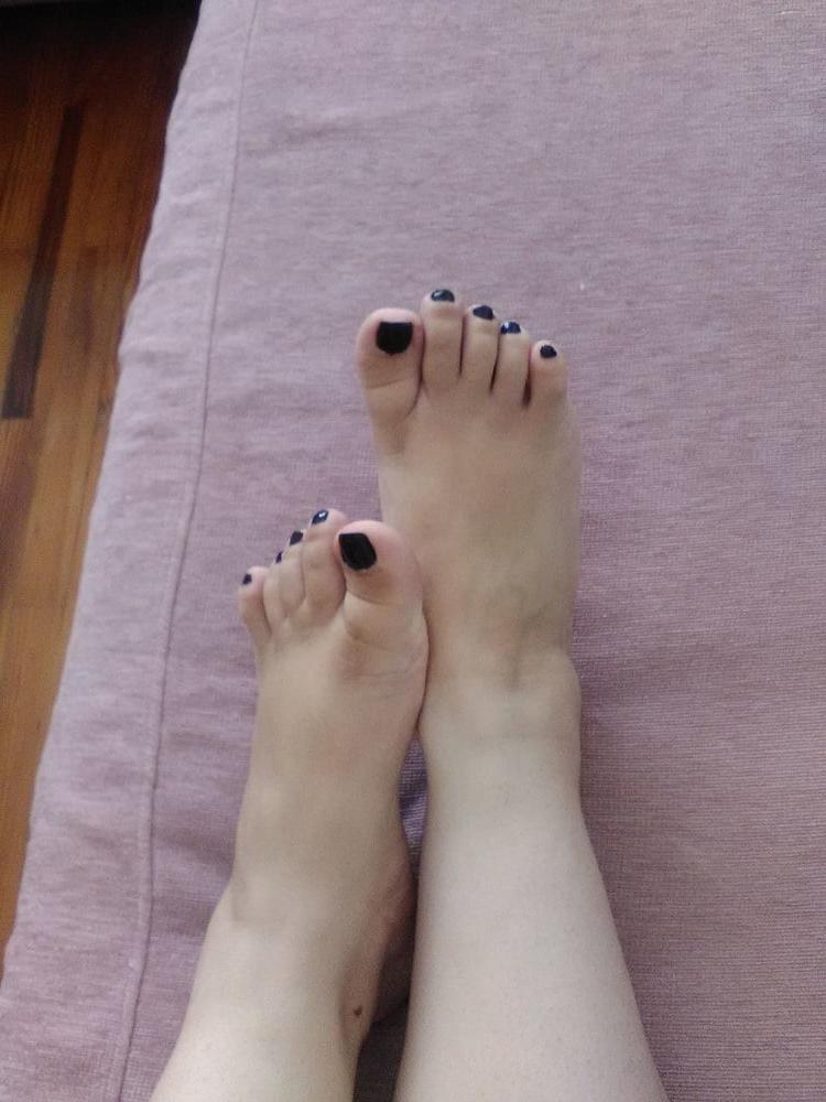 25P Joan's Feet
