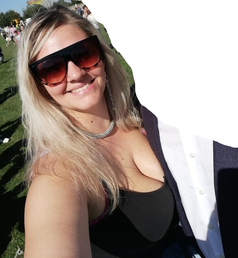 22P Ceske Matky - Czech Mom 2 A NEWLYWED HOOKER