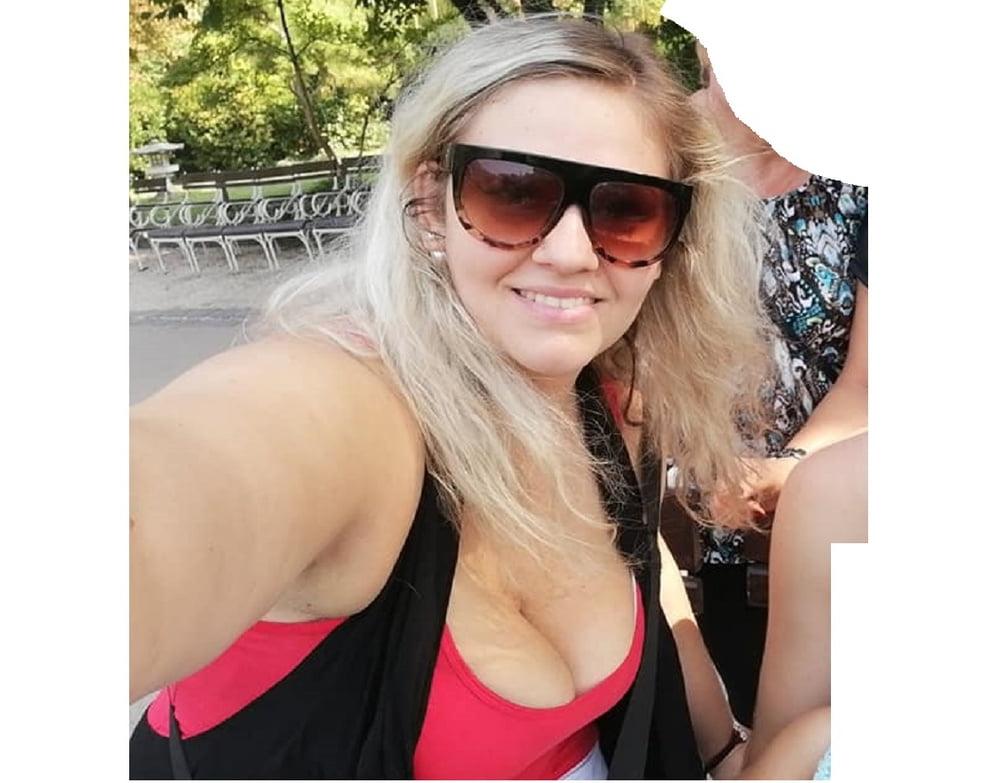 22P Ceske Matky - Czech Mom 2 A NEWLYWED HOOKER