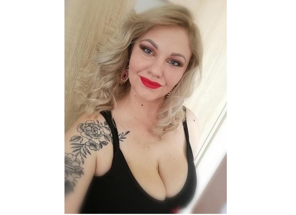 22P Ceske Matky - Czech Mom 2 A NEWLYWED HOOKER