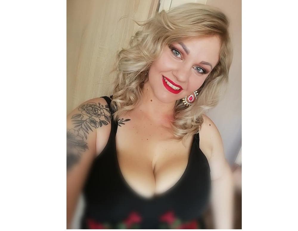 22P Ceske Matky - Czech Mom 2 A NEWLYWED HOOKER