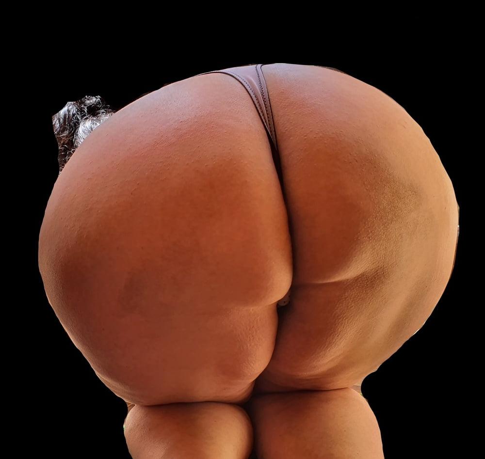 11P Mature Elena chubby ass