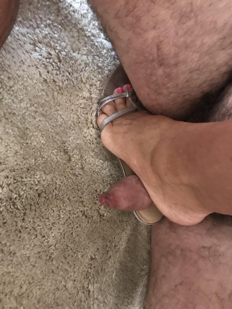 12P Missed her pinky toes