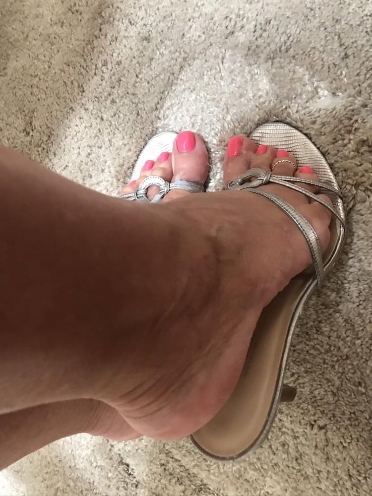 12P Missed her pinky toes