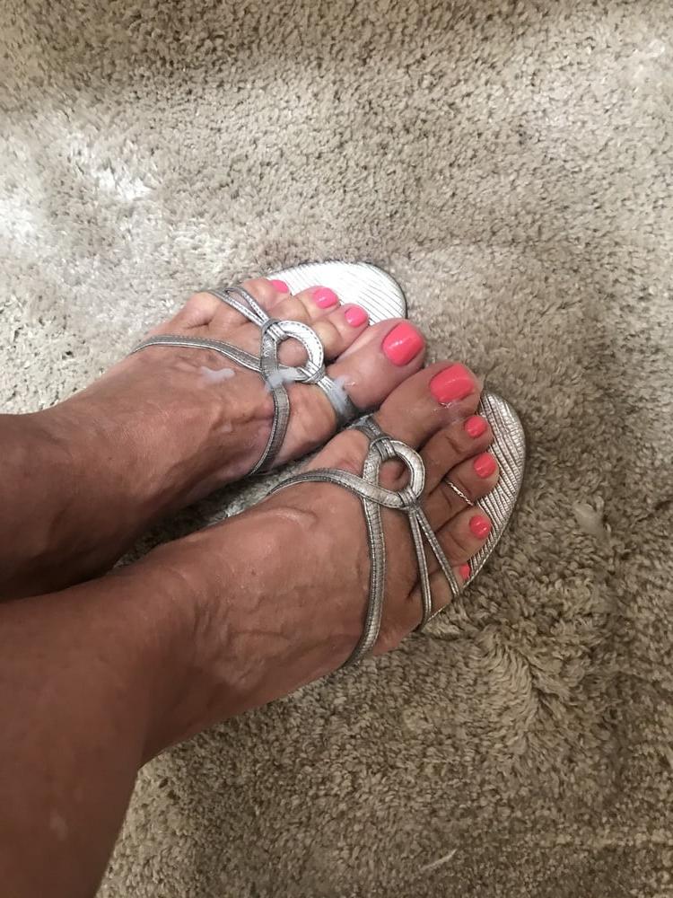 12P Missed her pinky toes
