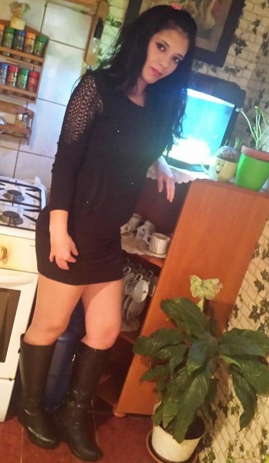 25P Ceske Matky - Czech Mom 3 SEXY YOUNG GYPSY MOM