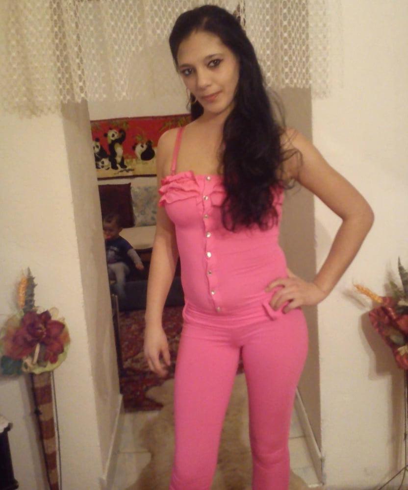 25P Ceske Matky - Czech Mom 3 SEXY YOUNG GYPSY MOM