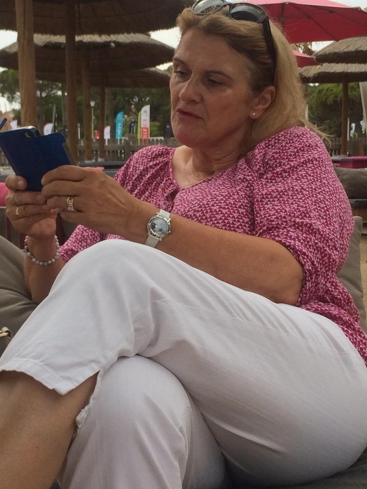 9P FRENCH MATURE CURVY 51 FRENCH BITCH FROM HYERES