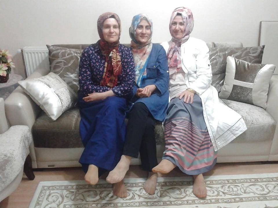 25P Sweet Hijab Feet