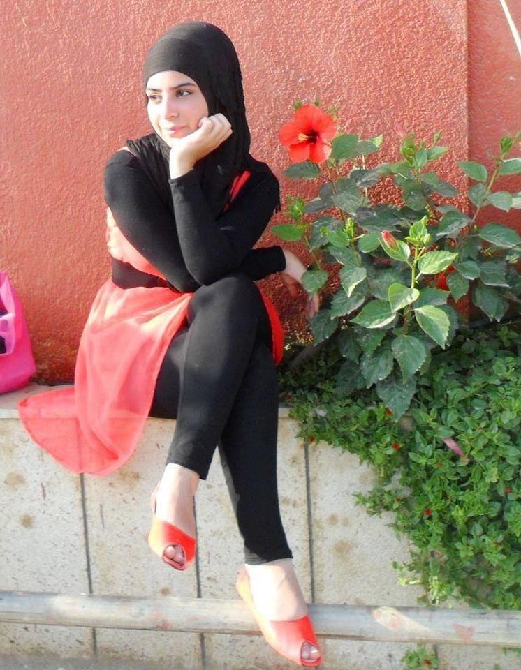 25P Sweet Hijab Feet