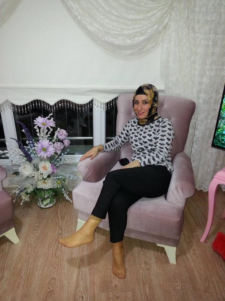 25P Sweet Hijab Feet
