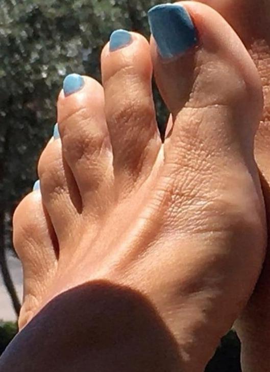 25P FEET